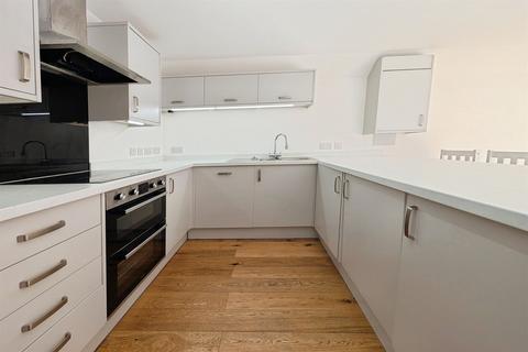1 bedroom flat to rent, Eastgate Street, Winchester SO23