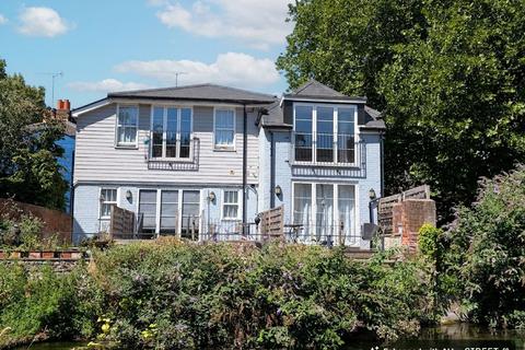 1 bedroom flat to rent, Eastgate Street, Winchester SO23