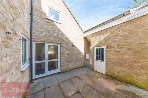 4 bedroom semi-detached house to rent, Strawmead, Hatfield AL10