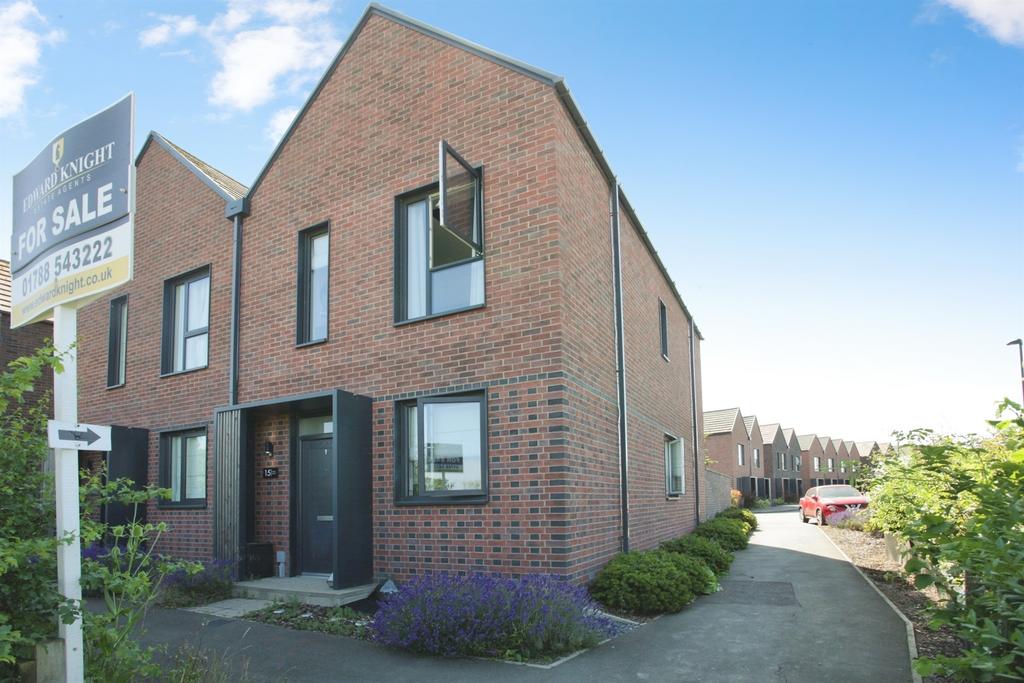 3 bedroom semi-detached house for sale