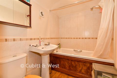 Studio for sale, Bakehouse Cottages, Billingshurst RH14