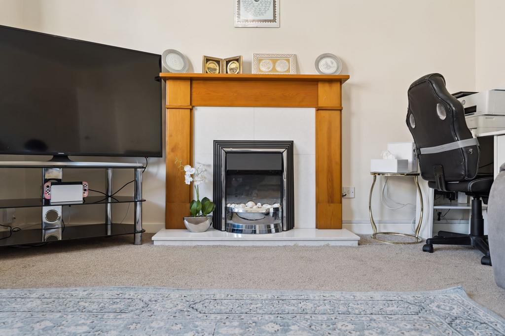 Apartment in Glasgow, Scotstounhill, Scotstoun - View 3