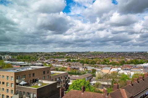 1 bedroom flat for sale, Woodberry Down, Finsbury Park N4