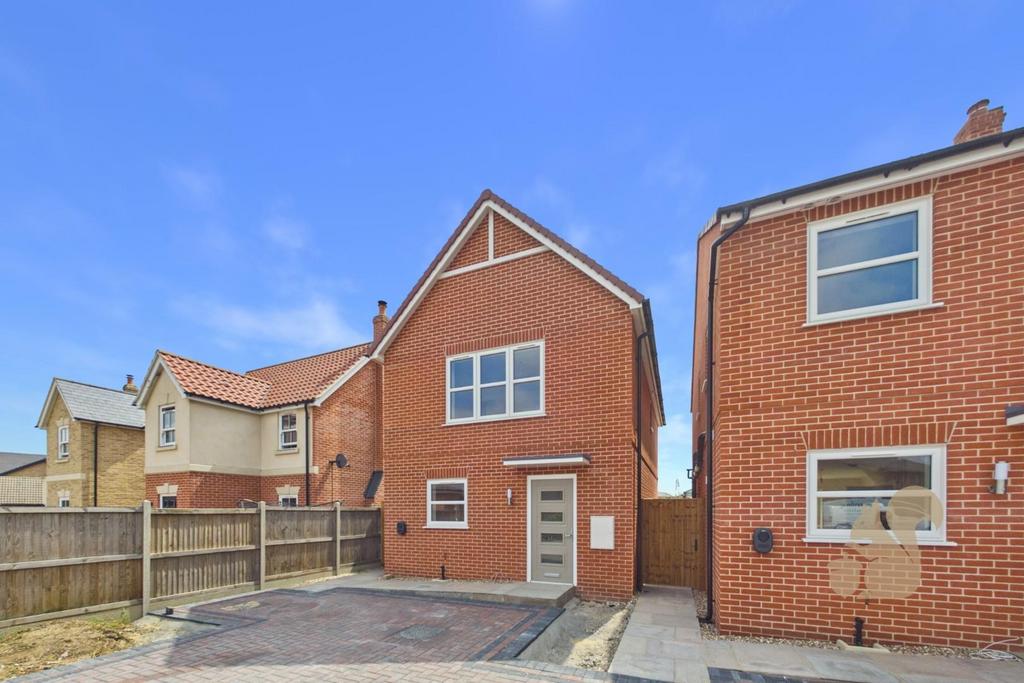 3 bedroom detached house to rent