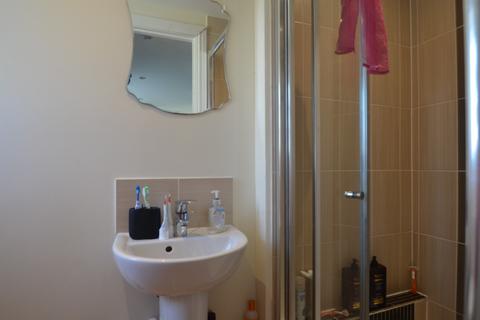 Studio to rent, Bath Street, Cheltenham, Gloucestershire, GL50 1YA