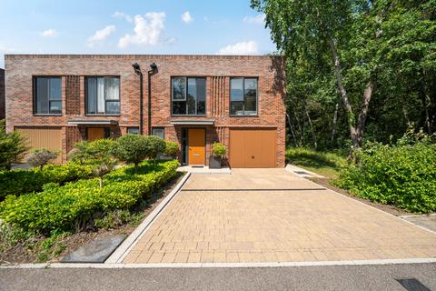 4 bedroom house for sale, Barnes Wallis Way, St. Albans, AL2