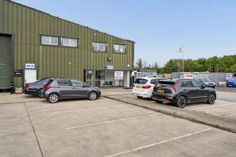 Industrial development to rent, Bicester Rd Westcott HP18 0JX