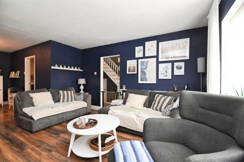 3 bedroom semi-detached house for sale, Helmsdale Road, Romford