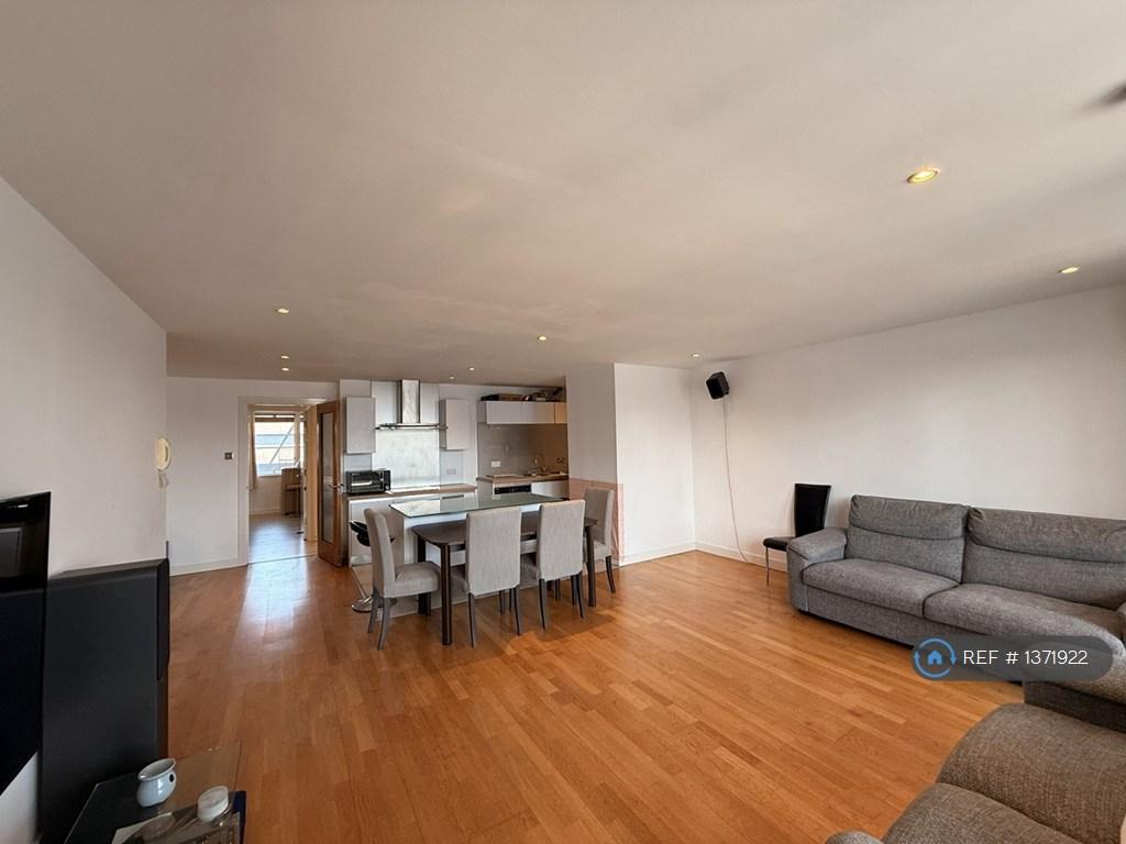 Apartment in Reading - View 5