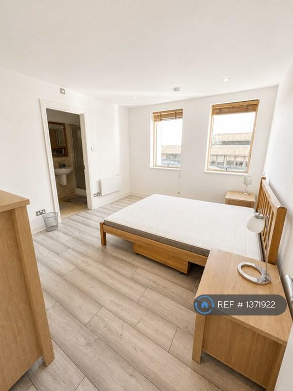 Apartment in Reading - More