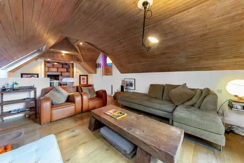 2 bedroom detached house to rent - View 2