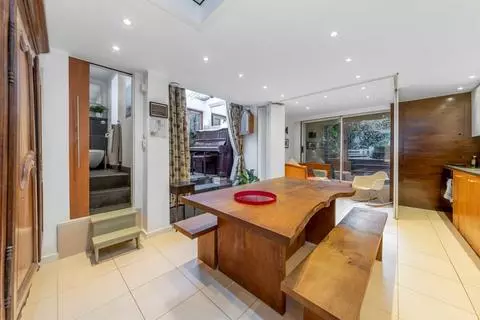 2 bedroom detached house to rent - View 4