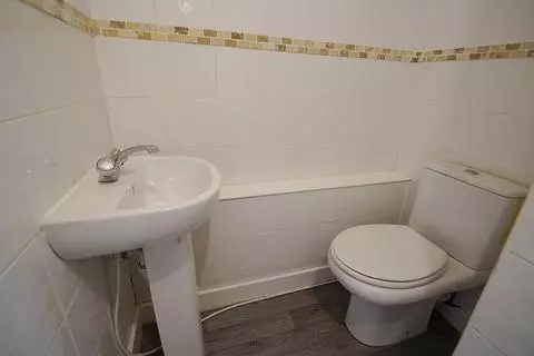 3 bedroom terraced house to rent - View 2