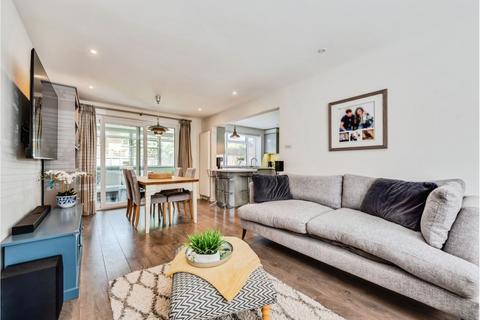 3 bedroom detached house for sale, Falkland Drive, Newbury, RG14
