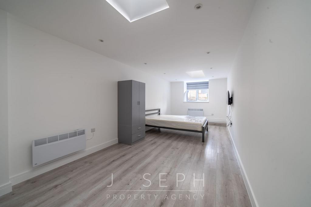 1 bedroom in a house share to rent