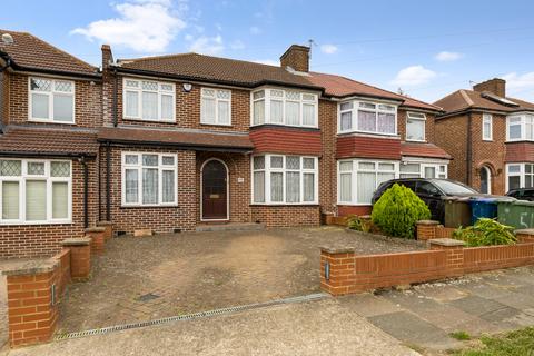 Peareswood Gardens, Stanmore, HA7