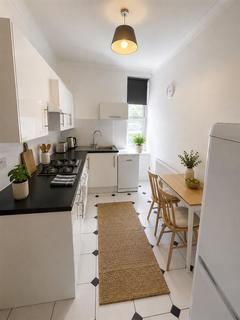 1 bedroom apartment to rent, South Parade Chiswick London