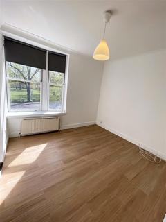 1 bedroom apartment to rent, South Parade Chiswick London
