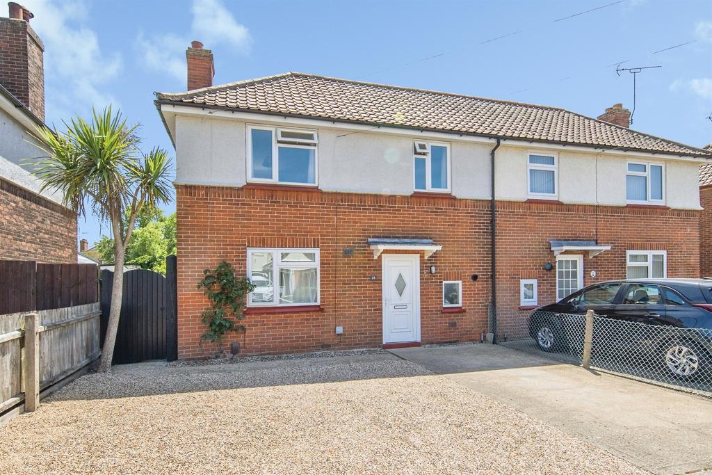 2 bedroom semi-detached house for sale