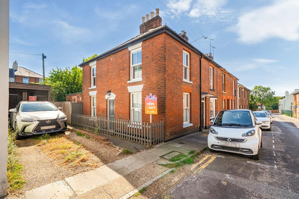 2 bedroom end of terrace house for sale