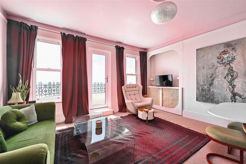 2 bedroom flat for sale, De La Warr Parade, Bexhill