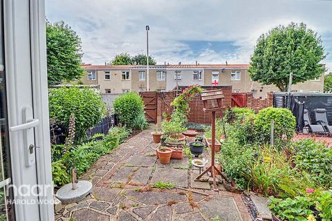 Harebell Way, Harold Hill