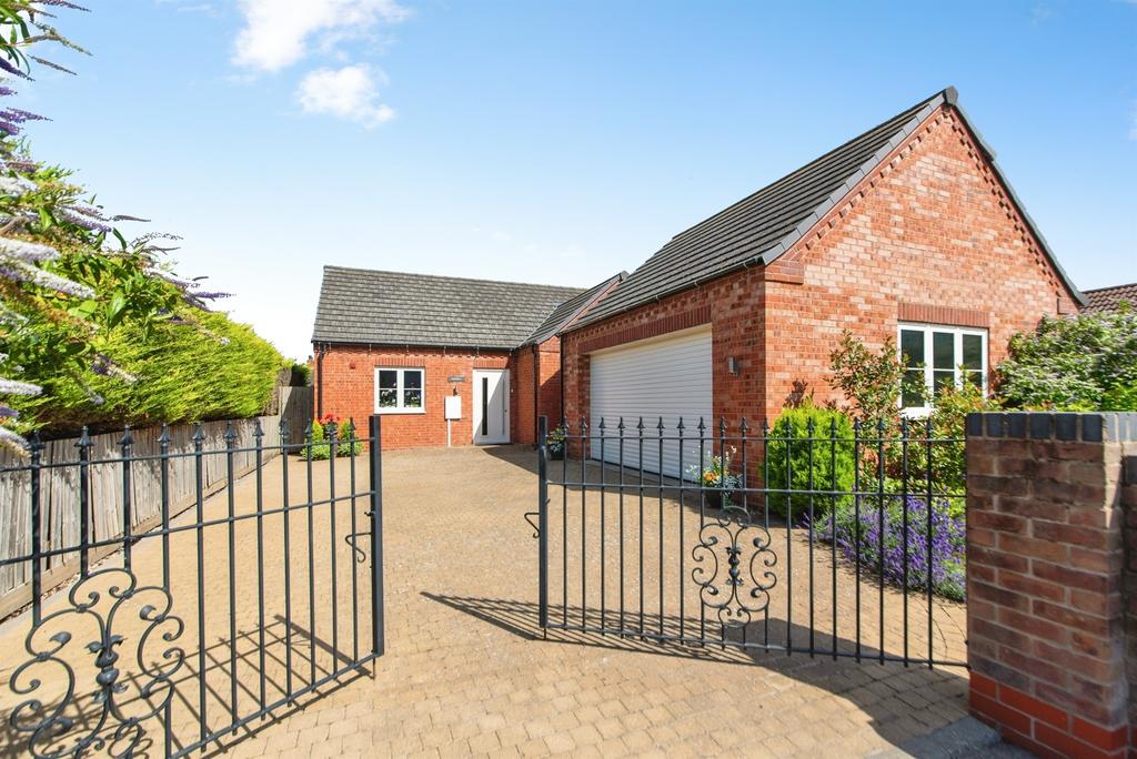 3 bedroom detached bungalow for sale