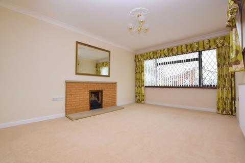 2 bedroom bungalow to rent, St Austell Road, Colchester, CO4