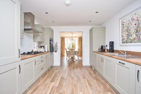 4 bedroom detached house for sale, Sea View Avenue, Walmer, Deal, Kent, CT14