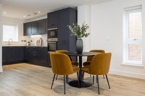 2 bedroom detached house for sale, at Hollymead Square, Newport CB11