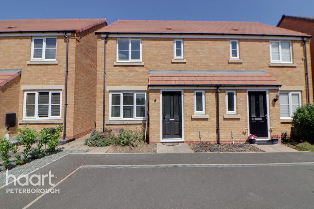 3 bedroom semi-detached house to rent