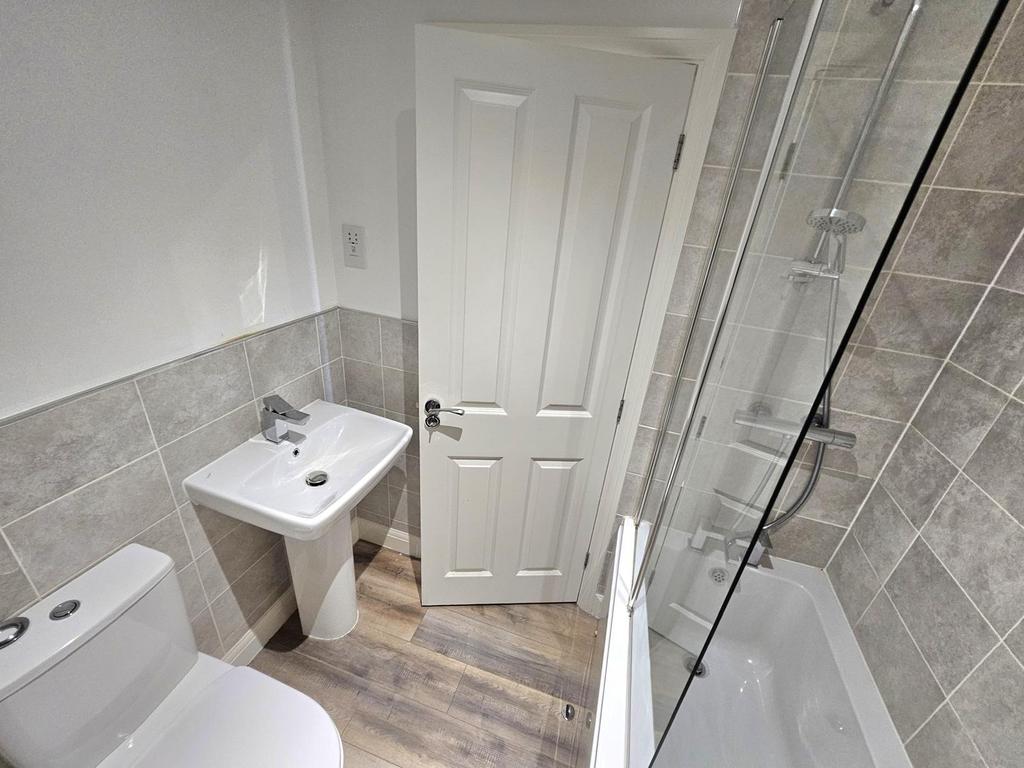 House in Oadby and Wigston, Leicestershire - View 3