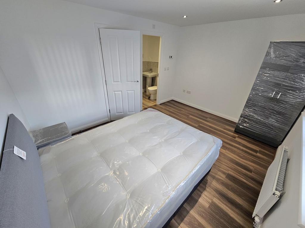 House in Oadby and Wigston, Leicestershire - View 4