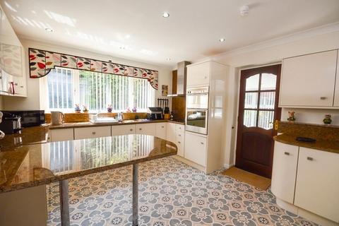 4 bedroom detached house for sale, College Park Close, Rotherham, S60