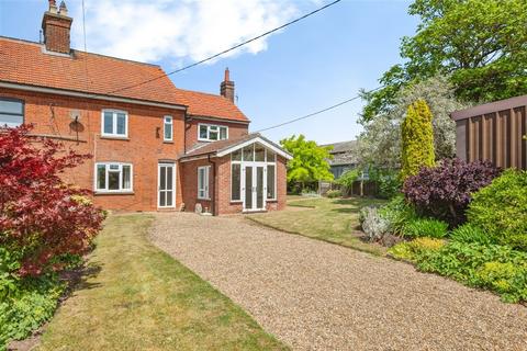 2 bedroom character property for sale, Banningham Road, Aylsham, NORWICH