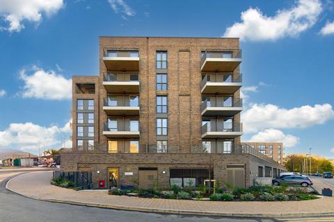 2 bedroom flat to rent, Medawar Drive, Wolff House, NW7