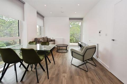 2 bedroom flat to rent, Medawar Drive, Wolff House, NW7