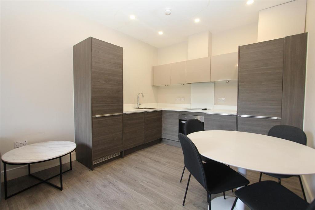 Park House Pudsey, Pudsey, LS28 - View 2