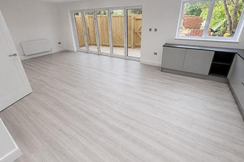 6 bedroom semi-detached house to rent, Bedford Road, Mill Hill, NW7