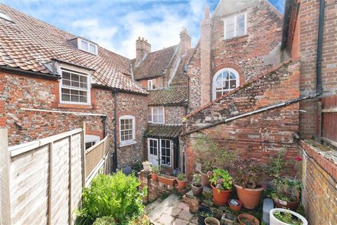 6 bedroom end of terrace house for sale, Friday Market Place, WALSINGHAM