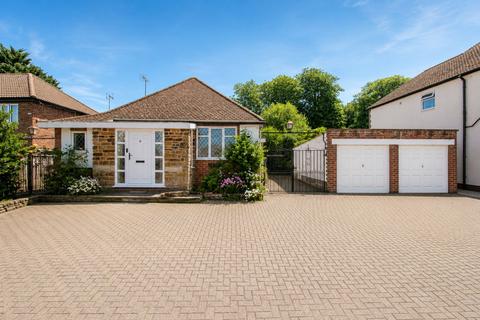 2 bedroom detached bungalow for sale, Hall Avenue, Rushden, NN10