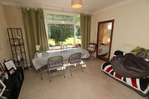 2 bedroom detached bungalow for sale, Hall Avenue, Rushden, NN10