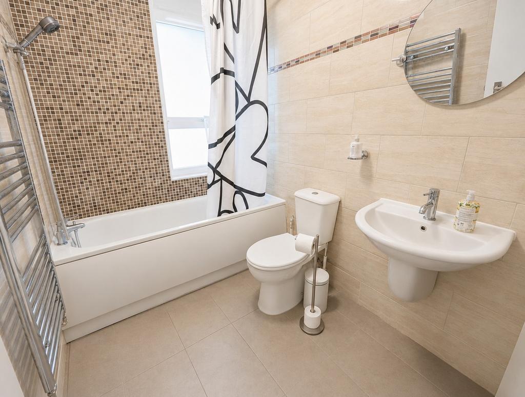 Bright Double Rooms to Rent in a Shared House Swiss Cottage - More