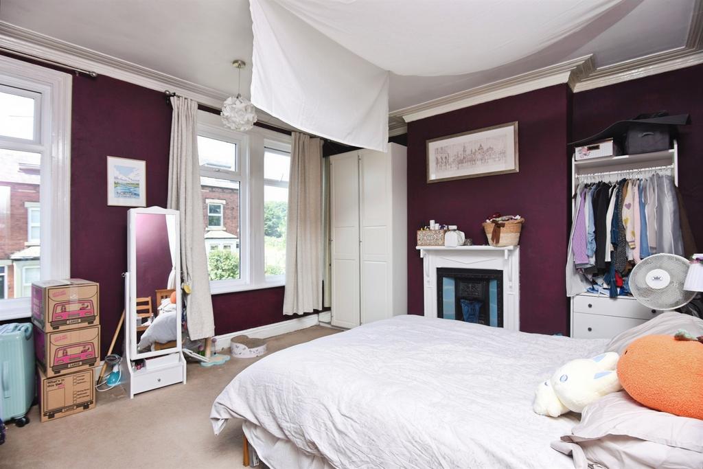 Bedroom, fireplace