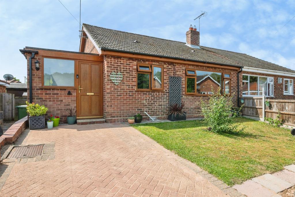 2 bedroom semi-detached bungalow for sale