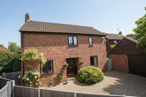 4 bedroom detached house for sale, Pages Close, Bishops Stortford, CM23