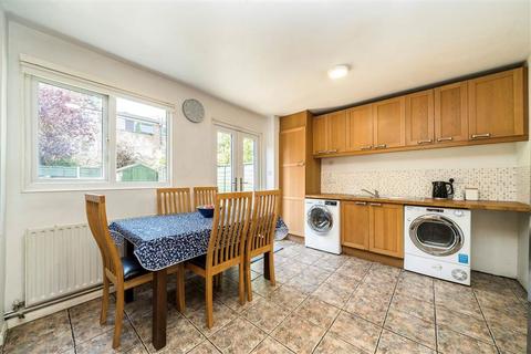4 bedroom terraced house for sale, Leyland Road, London SE12