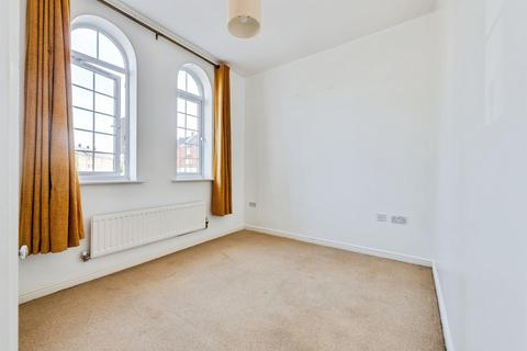 2 bedroom ground floor flat for sale, Alicia Close, Swindon