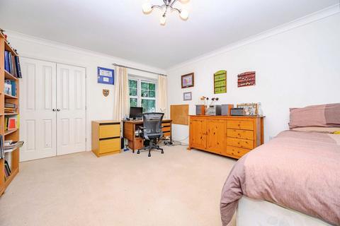 3 bedroom retirement property for sale, Wordsworth Close, St Albans AL3