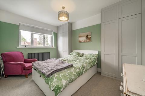 4 bedroom end of terrace house to rent, All Souls Avenue, London NW10